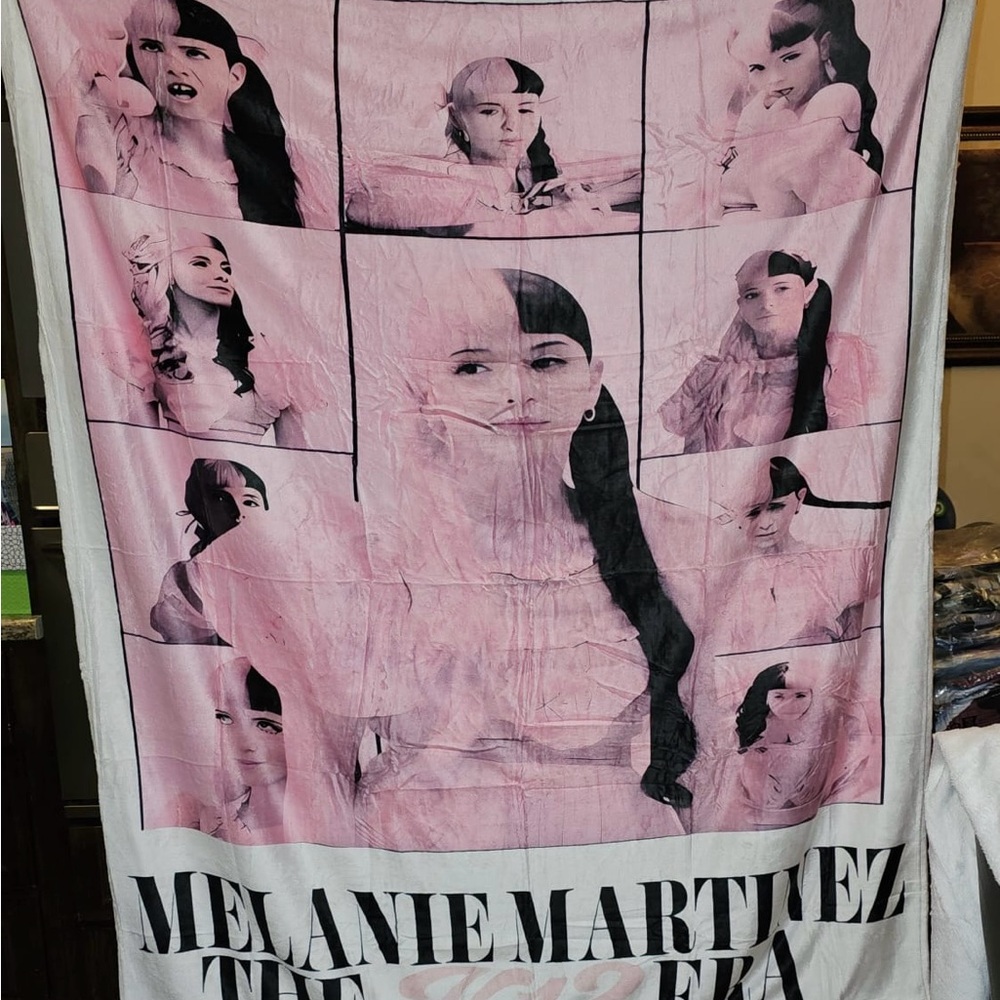 Melanie Martinez k-12 blanket